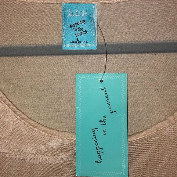 H.I.P. Cream Scoop Neck Short Sleeve Women's LARGE Top Embroidered Flower NWT - Picture 2 of 5